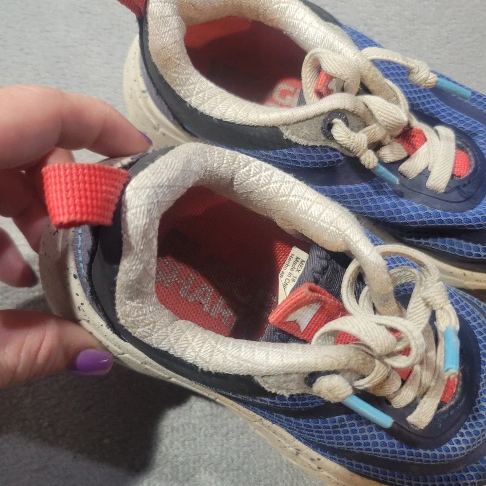 Rugged Shark Sneakers Kids‎ Size 9 Blue Red Athletic Running Speckled Sole Shoes